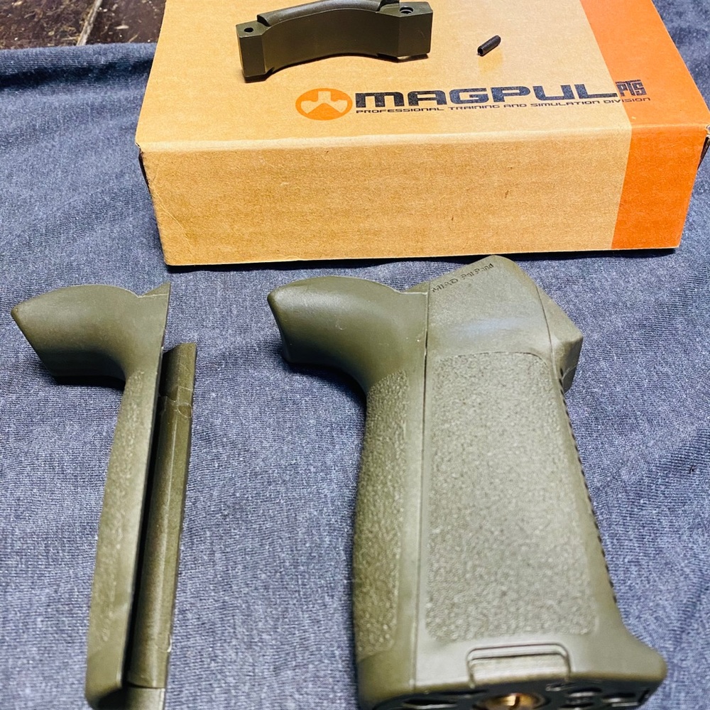Brand new Magpul PTS MIAD motor grip.